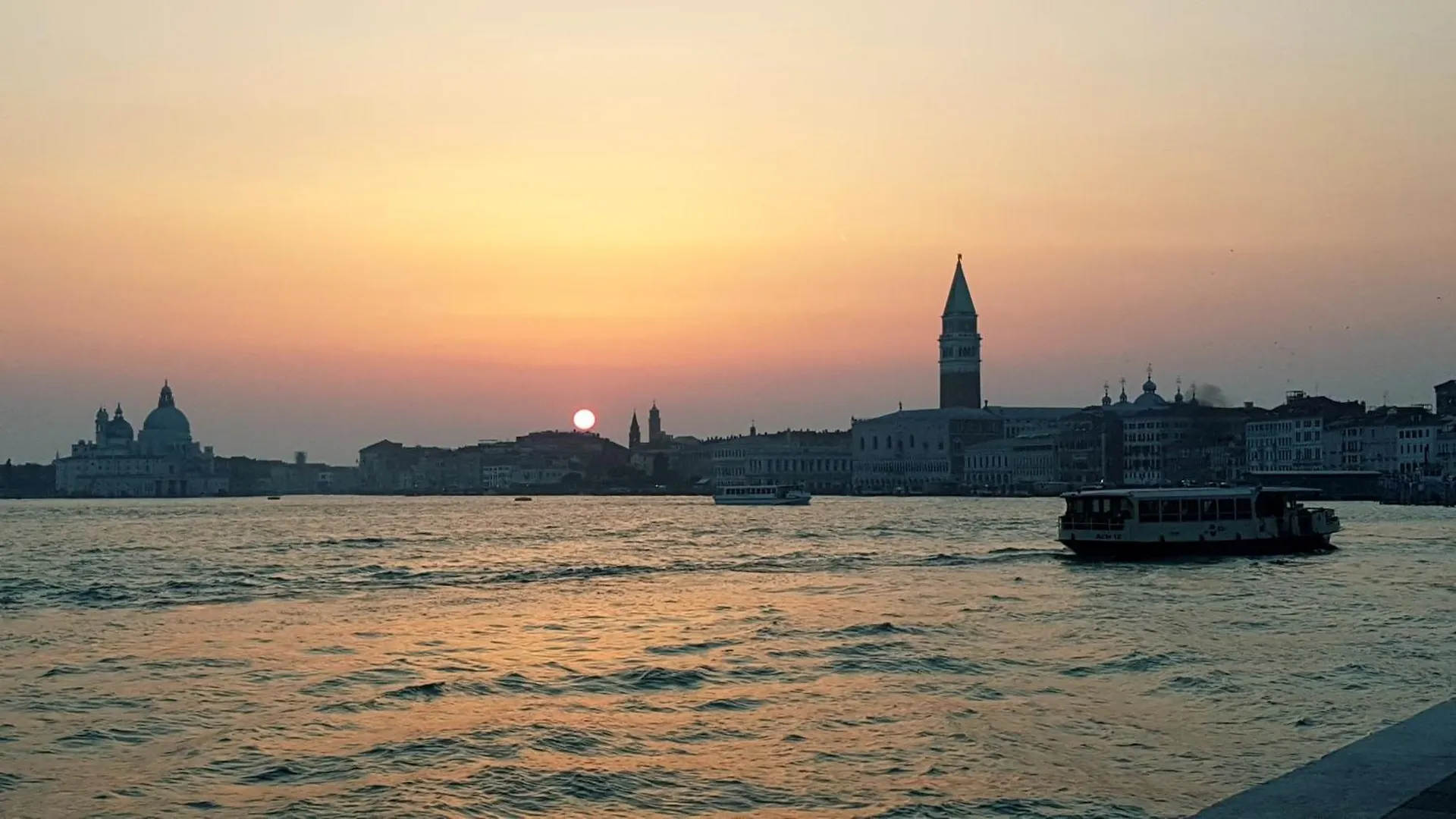 Large Top 3 Rooms Flat Central Rialto Venecia Italia